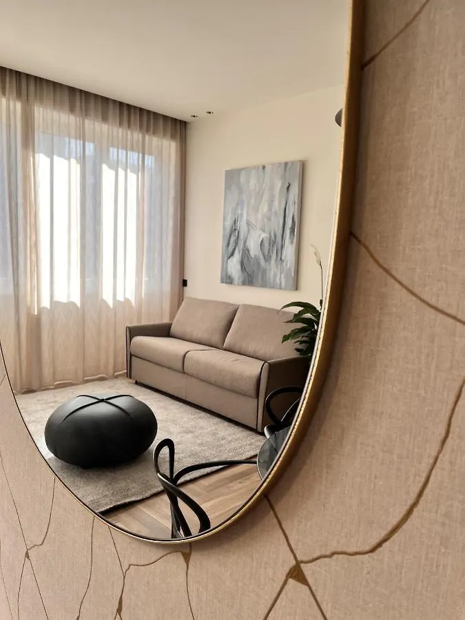 Yls Luxury Suites Milán 0*,  Italia